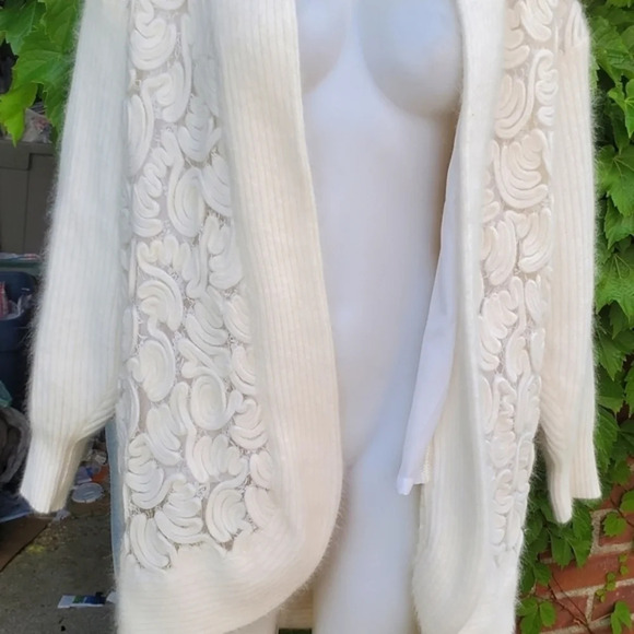 Ivory Lace Cardigan M/L - Picture 2 of 11